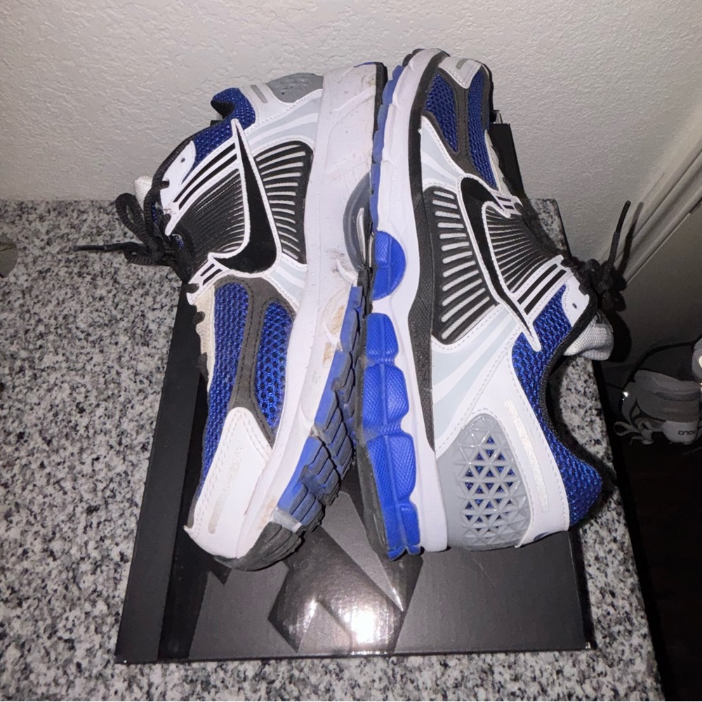 Nike Vomero 5 Shoes